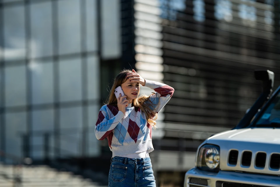 Réparation de pare-brise automobile en atelier
